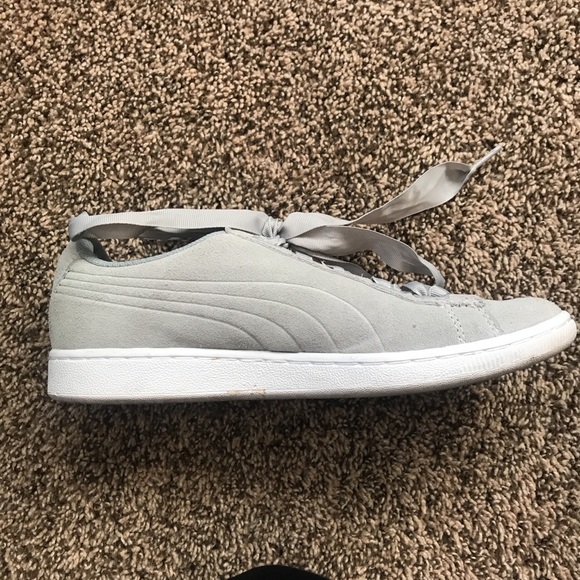 puma shoes. - Picture 2 of 4